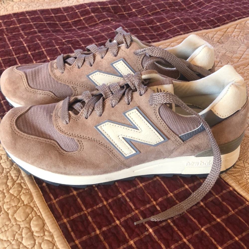 Men’s new balance sneakers